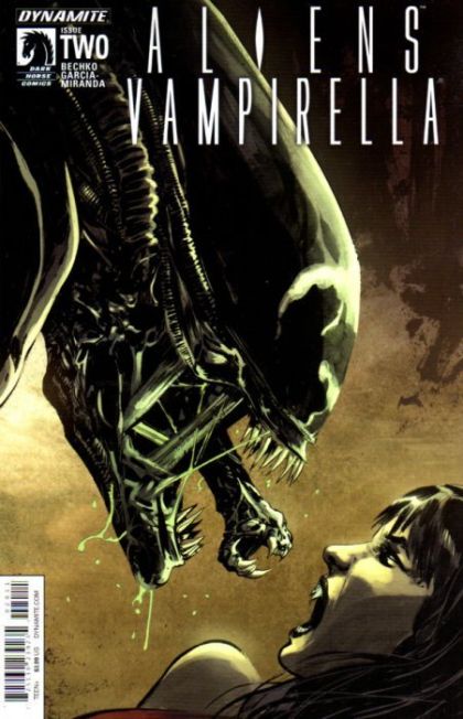 Aliens Vampirella #2 (Of 6) Cover A Hardman